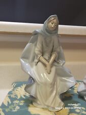 Exquisite Lladro 5747 Mary Nativity Figurine - Pristine Condition picture