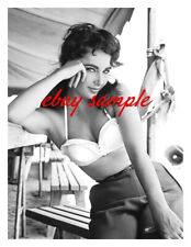 ELIZABETH TAYLOR CANDID PHOTO - OnTheSet of the 1956 movie GIANT picture