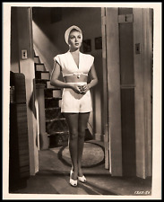 Hollywood Beauty LANA TURNER STUNNING PORTRAIT STYLISH POSE 1940s Photo 665 picture