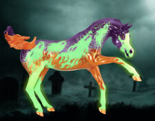 BREYER HORSE SPECTRE HALLOWEEN MODEL HORSE #1876 GLOWS PURPLE GLOSSY STALLION LE picture