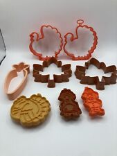 8 Vintage Hallmark Thanksgiving Plastic Cookie Cutters Turkeys Pilgrims Leaves picture
