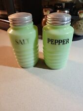 Jadeite Jeanette Glass Uranium Beehive Salt And Pepper Shakers picture