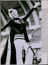 LG812 1970 Wire Photo THERE SHE IS Lee Meriwether Miss America '55 Rehearsal picture
