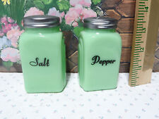 JADEITE GREEN DEPRESSION STYLE GLASS SALT & PEPPER SHAKERS, picture