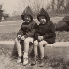 3R Photograph Girls Sister Portrait Hoods Friends 1930-40's picture