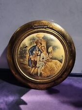Vintage cosmetic gold-tone compact featuring a colonial couple courting  picture