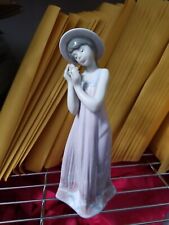 Lladro #5646 - Girl holding flowers, Beautiful Piece, Lovely Flowers And Detail picture
