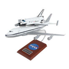 NASA Boeing 747 + Space Shuttle Discovery Desk Display Model 1/144 SC Airplane picture
