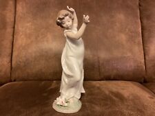 LLADRO Lily Symbol Of Purity 6989 Allegory of the Flowers Collection picture