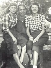 N2 Photograph Handsome Man With Two Beautiful Women 1940-50's picture