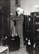 The Soviet actress Tatiana Pavlova leaving for tour surrounded by - Old Photo picture