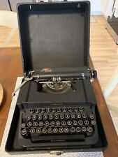 Vintage 1940's Corona COMET Deluxe portable typewriter (w) case, works fine picture