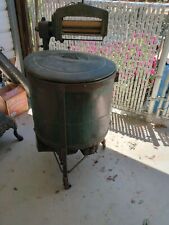 1912 EASY WASHING MACHINE, Model M Built In Syracuse, NY. Very Good Condition picture