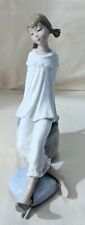 Lladro 1084 Girl With Mother's Shoe 7.25