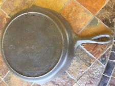 vintage cast iron unmarked Lodge #9 skillet 3 notches with heat ring no spin picture