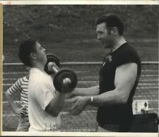 1970 Press Photo Former Mr America Bruce Randall Helps Instruct Special Olympics picture