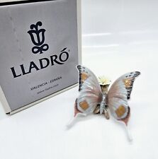 Lladro Butterfly Porcelain Figurine 6703 From Nature's Pallet 4