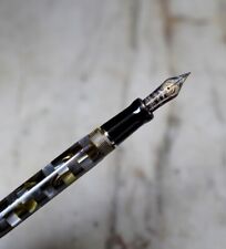 WONDERFUL PARKER DUOFOLD CENTENNIAL DAMIER OLIVE F PEN- SOLID GOLD 18 CARATS NIB picture