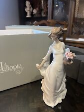 Lladro 8242 reverie moment Utopia 2005 girl pot flower basket lady dress figurin picture