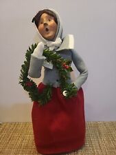 2001 Byers Choice Taditional Adult Woman With Garland And Glasses Doll 13