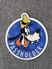 AUTHENTIC Walt Disney World Christmas 2018 Goofy Annual Passholder Magnet picture