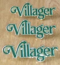 The Villages Florida VILLAGER Metal Green & Gold Pin Button picture