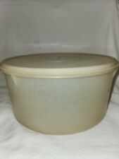 Vintage Tupperware Round Cake Carrier 256 with Large Millionaire Tupper Seal  picture
