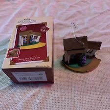 Hallmark ornament 2005 (The wizard of oz) Dorothy over the rainbow Untested. picture