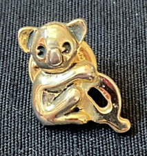Koala Bear With Letter Q Pin - Vintage picture