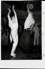 1977 Press Photo Liza Minnelli and Sterling St. Jacques dance at New York disco picture