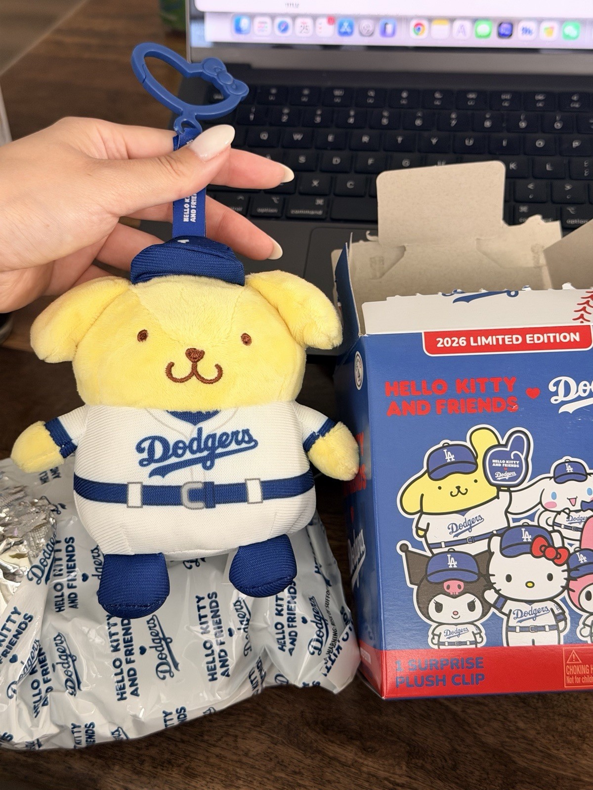 2026 Hello Kitty and Friends x LA Dodgers Plush Clip pompompurin Sanrio