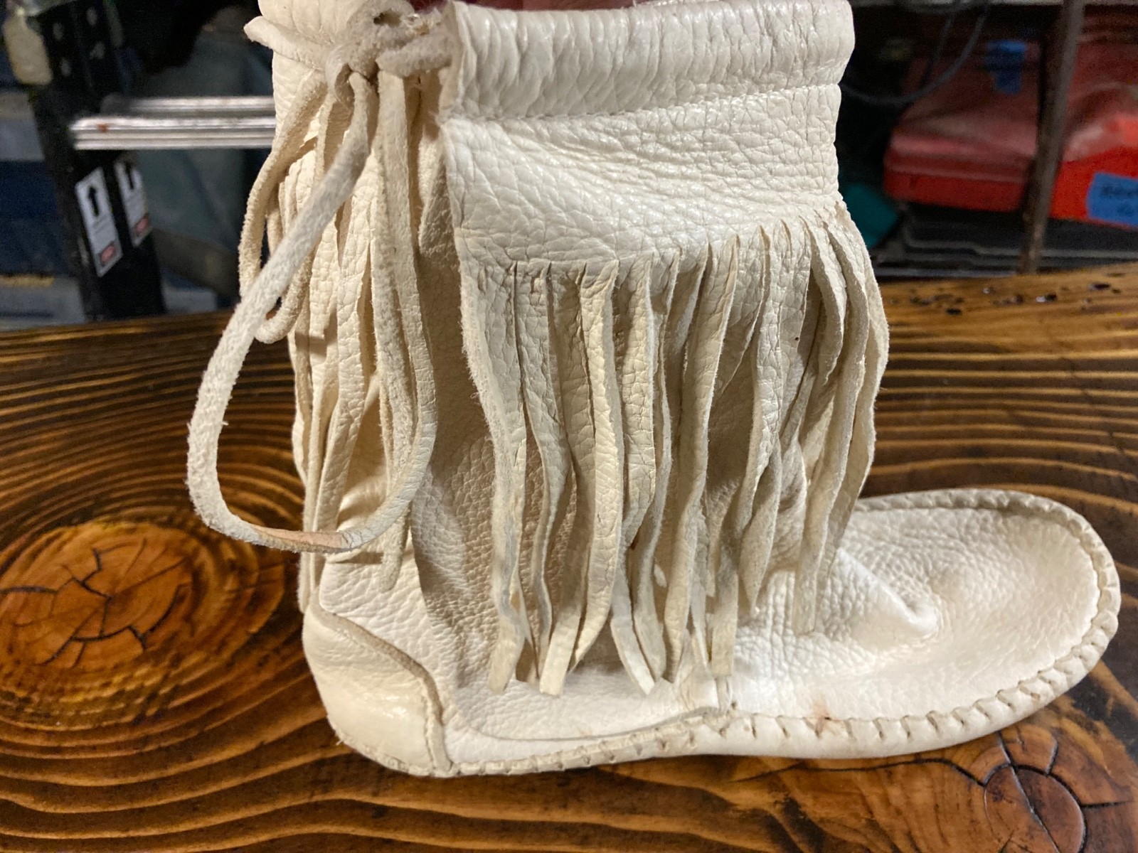 Vintage Taos White Elk Maiden moccasins Size 8