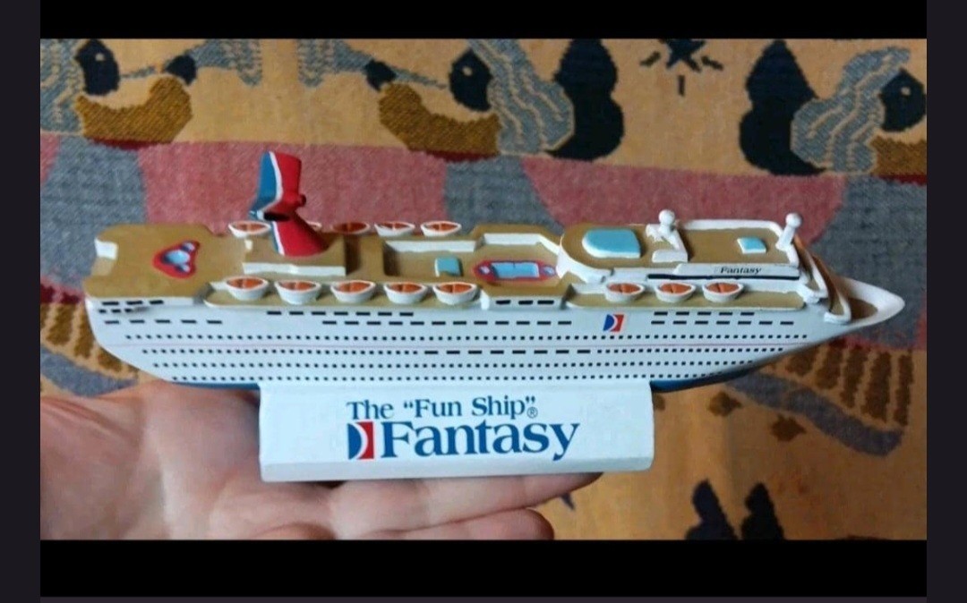 Carnival Fantasy Cruise Line Ship Model Boat Replica Figurine 8\ Carnival Fantasy Cruise Line Ship Model Boat Replica Figurine 8\