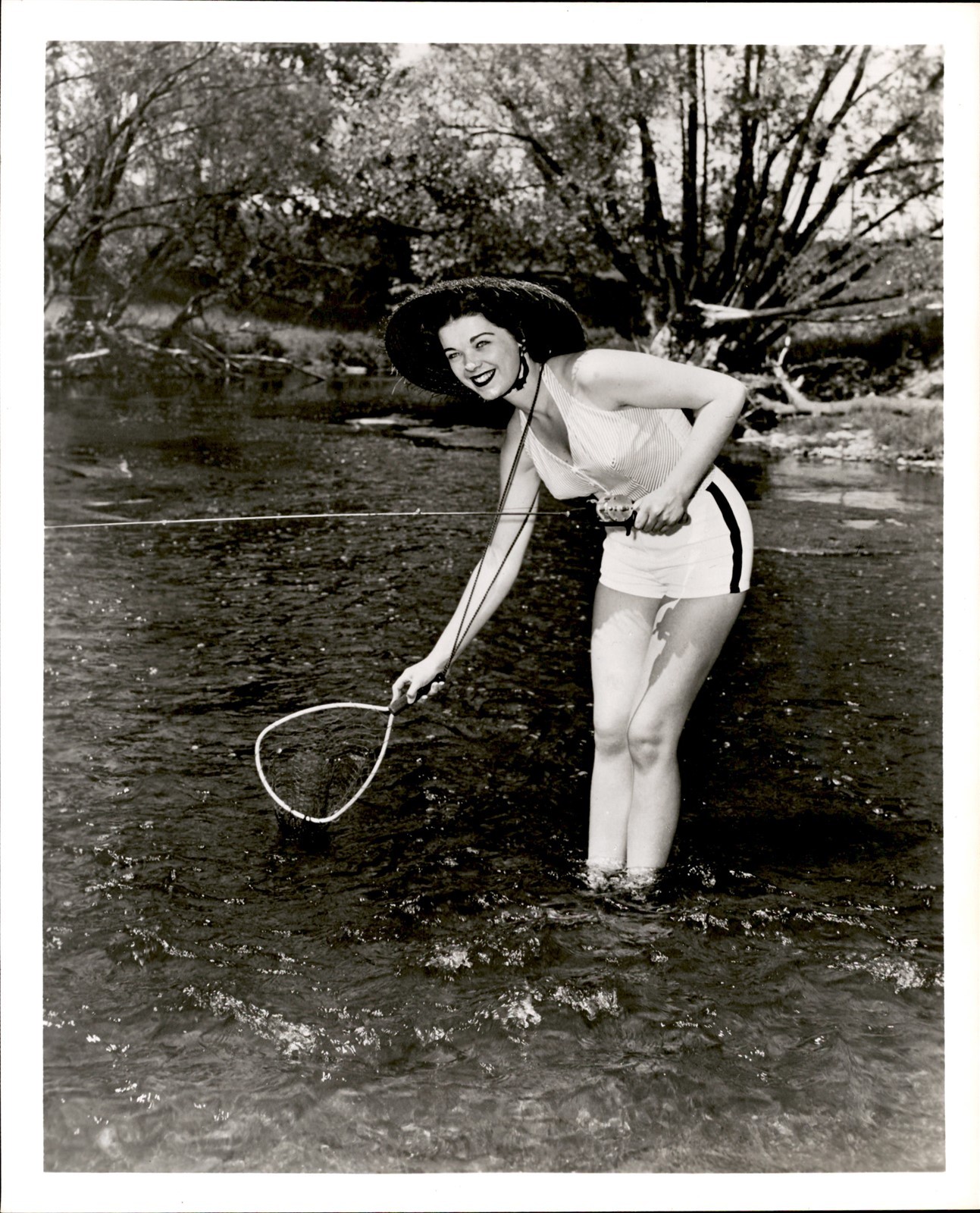 GA315 1950s Orig Kaufmann & Fabry Photo LEGGY CHEESECAKE MODEL FISHING IN STREAM GA315 1950s Orig Kaufmann & Fabry Photo LEGGY CHEESECAKE MODEL FISHING IN STREAM