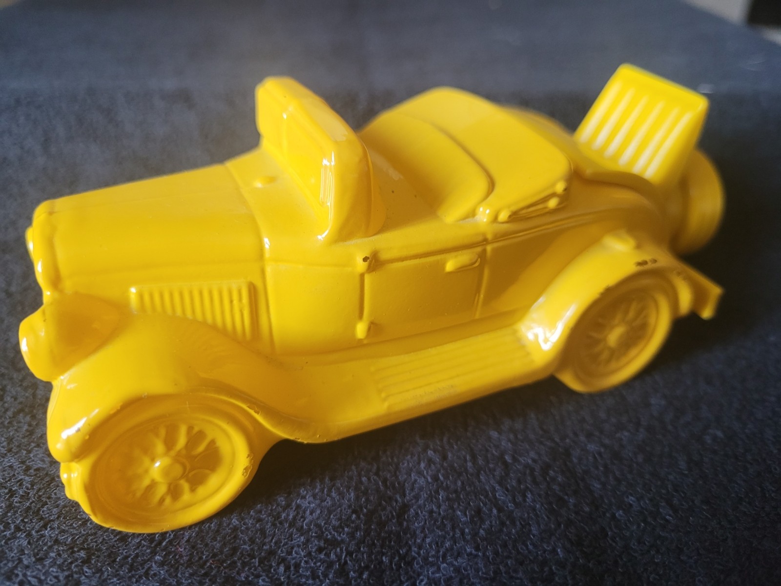 AVON Vintage Car Wild Country Aftershave Cologne Bottle Rare Yellow color AVON Vintage Car Wild Country Aftershave Cologne Bottle Rare Yellow color