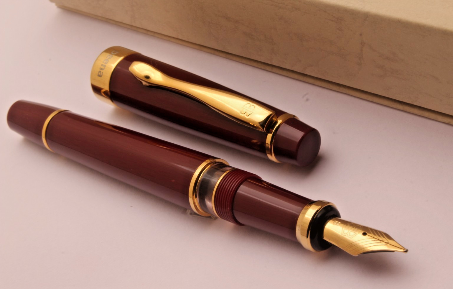 Beena President Fountain Pen Piston Ink Filling Mechanism & Golden Trim With Box Beena President Fountain Pen Piston Ink Filling Mechanism & Golden Trim With Box