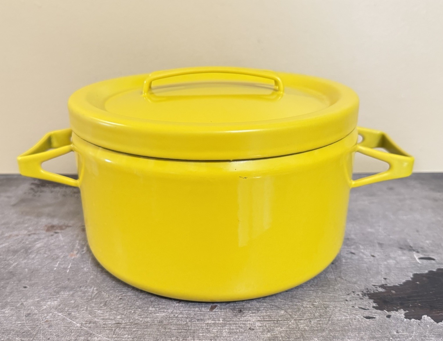 Vintage ARABIA Finel Seppo Mallat Mid-Century Modern Yellow Enamel Pot Vintage ARABIA Finel Seppo Mallat Mid-Century Modern Yellow Enamel Pot