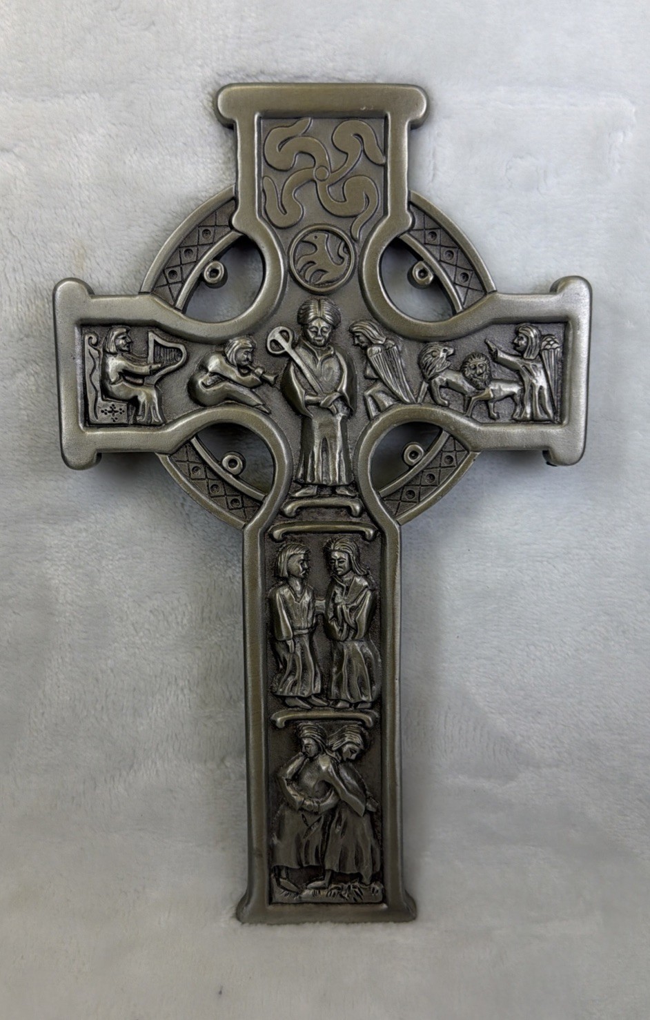 Vtg 1999 JEWELED CROSS CO, Celtic Pewter Cross 8” Wall Hanging #9011B Vtg 1999 JEWELED CROSS CO, Celtic Pewter Cross 8” Wall Hanging #9011B