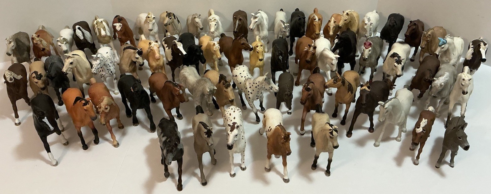HUGE SCHLEICH HORSE LOT VINTAGE RETIRED MIXED BREEDS LOT OF 64 HUGE SCHLEICH HORSE LOT VINTAGE RETIRED MIXED BREEDS LOT OF 64