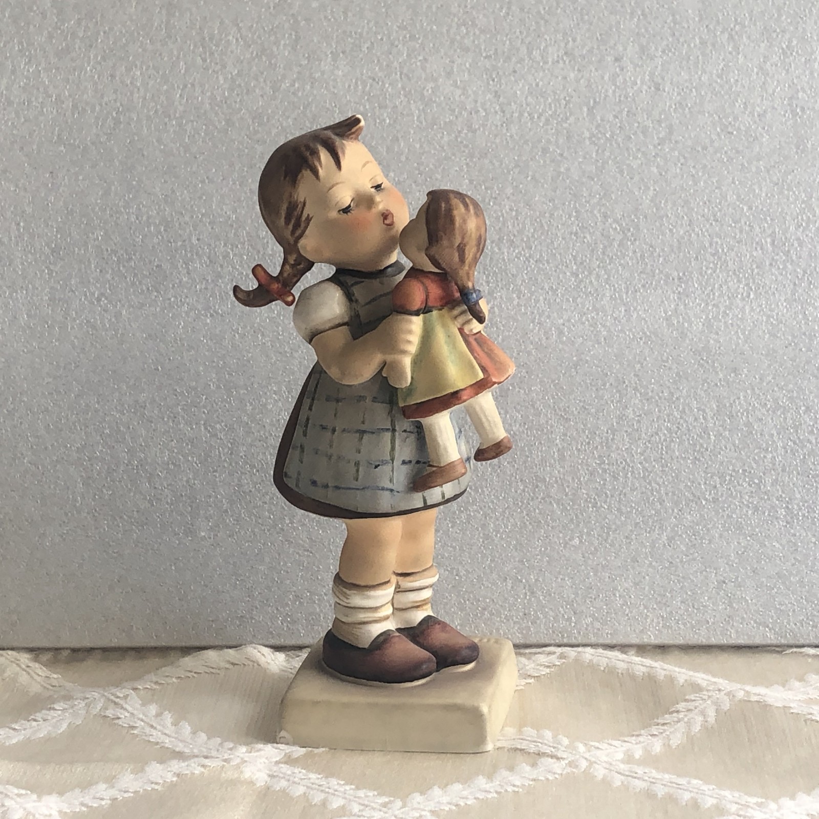 Vintage Goebel Hummel Kiss Me 311 TMK-5 W Germany 6 Vintage Goebel Hummel Kiss Me 311 TMK-5 W Germany 6