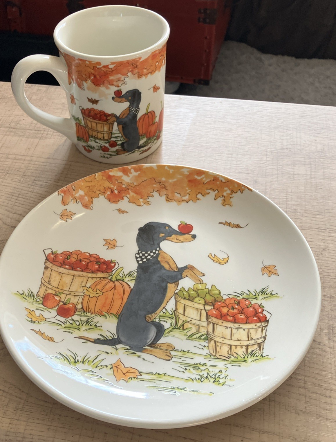 DACHSHUND MUG AND MATCHING PLATE DACHSHUND MUG AND MATCHING PLATE