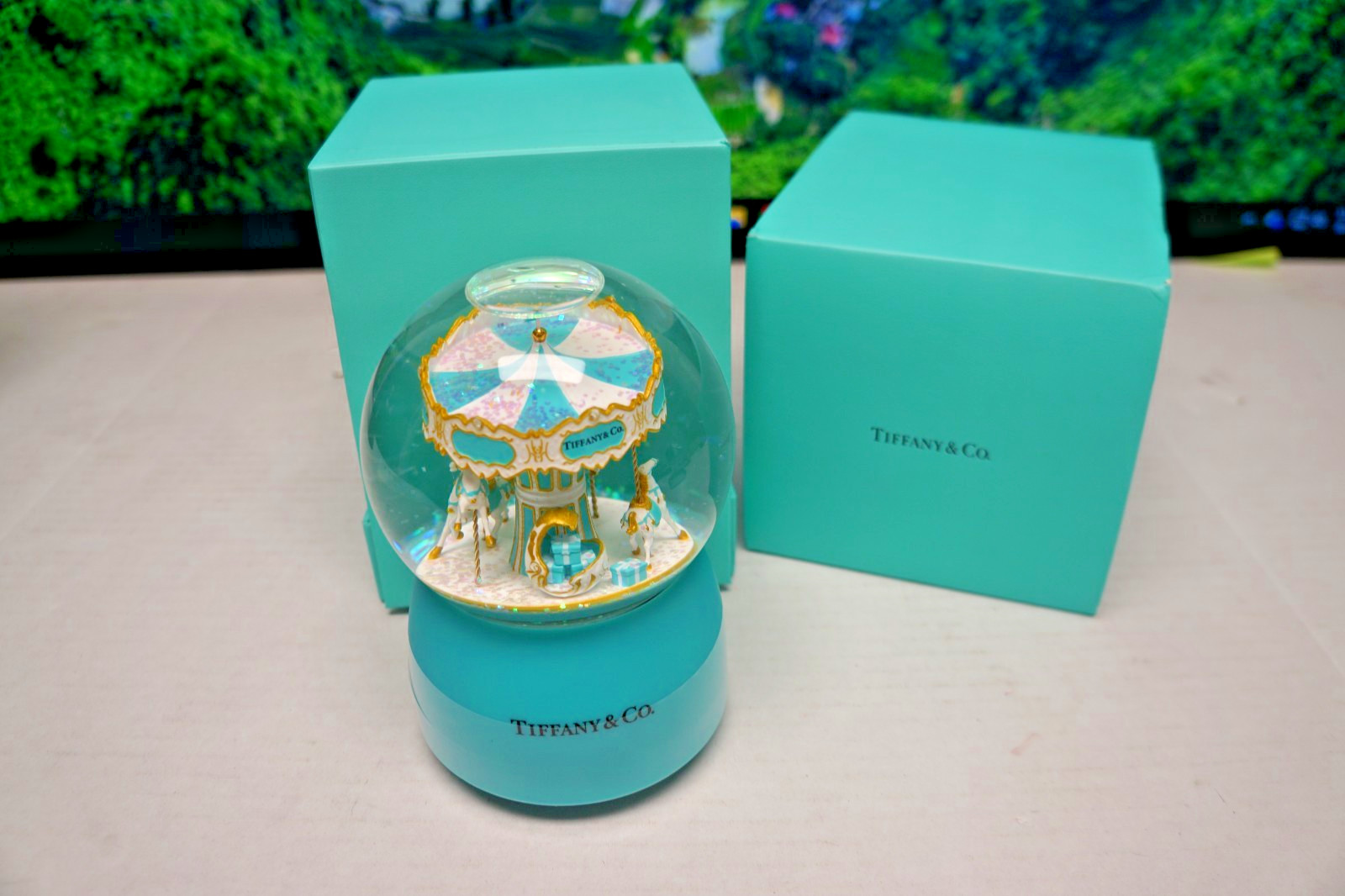 Brand New In box Tiffany & Co Musical Snow Globe Christmas gift Brand New In box Tiffany & Co Musical Snow Globe Christmas gift