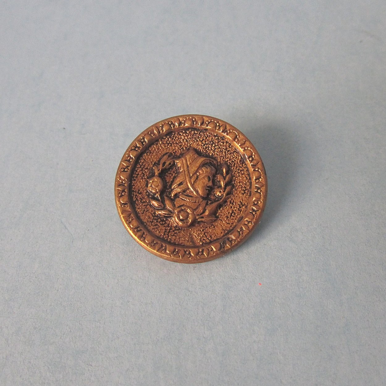 BUTTON Picture Girl Bonnet in Wreath Stamped Brass Antique Vintage 