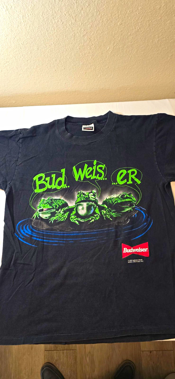 Vintage Budweiser Frogs Graphic T-Shirt 