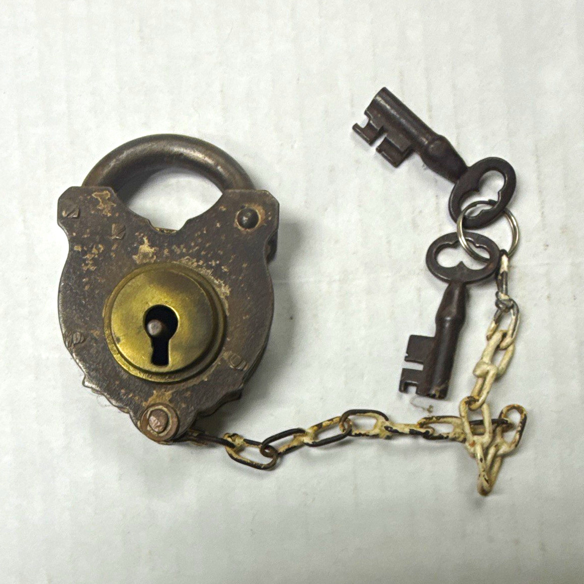 Vintage Antique Style Metal Padlock Lock with Chain and 2 Keys - Padlock