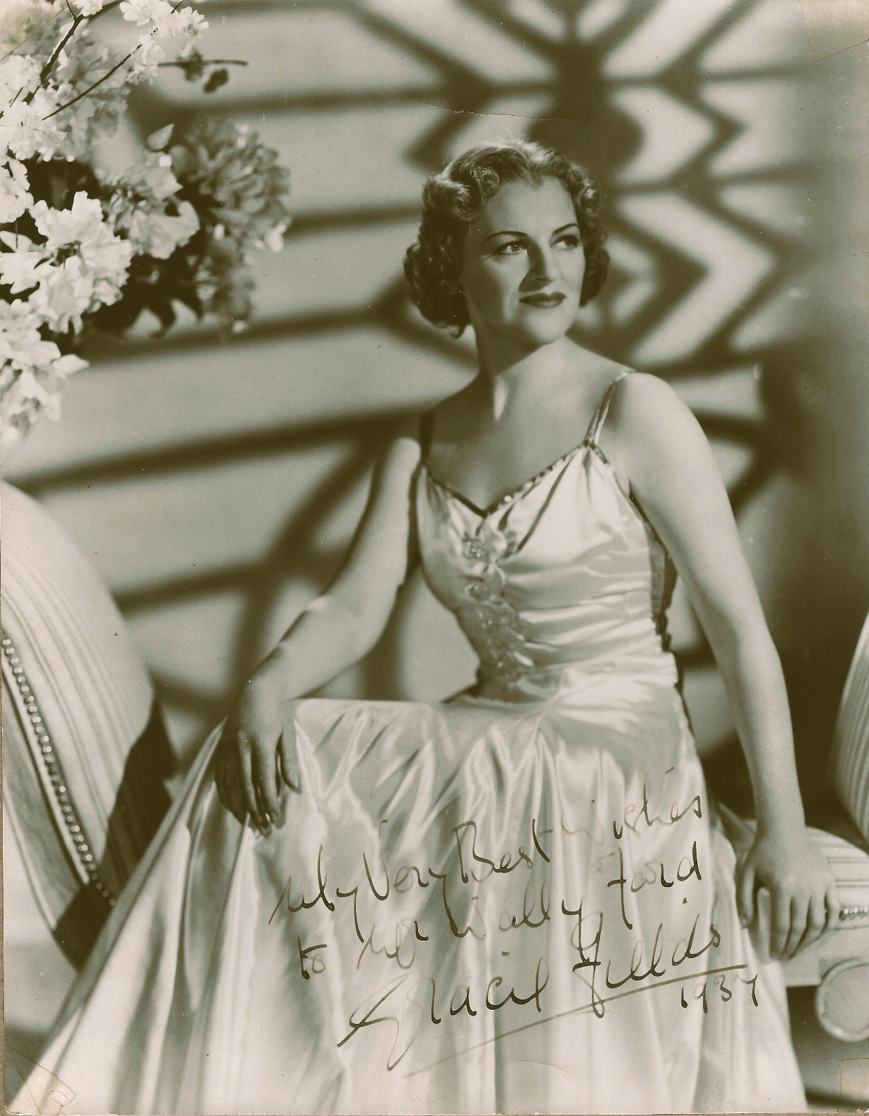 GRACIE FIELDS SIGNED 1937 VINTAGE PHOTO BRITAIN FILM & RADIO STAR RR-AUCTION