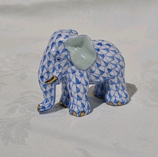 Herend Blue Fishnet Porcelain Miniature Elephant Figurine 24K Gold Accents