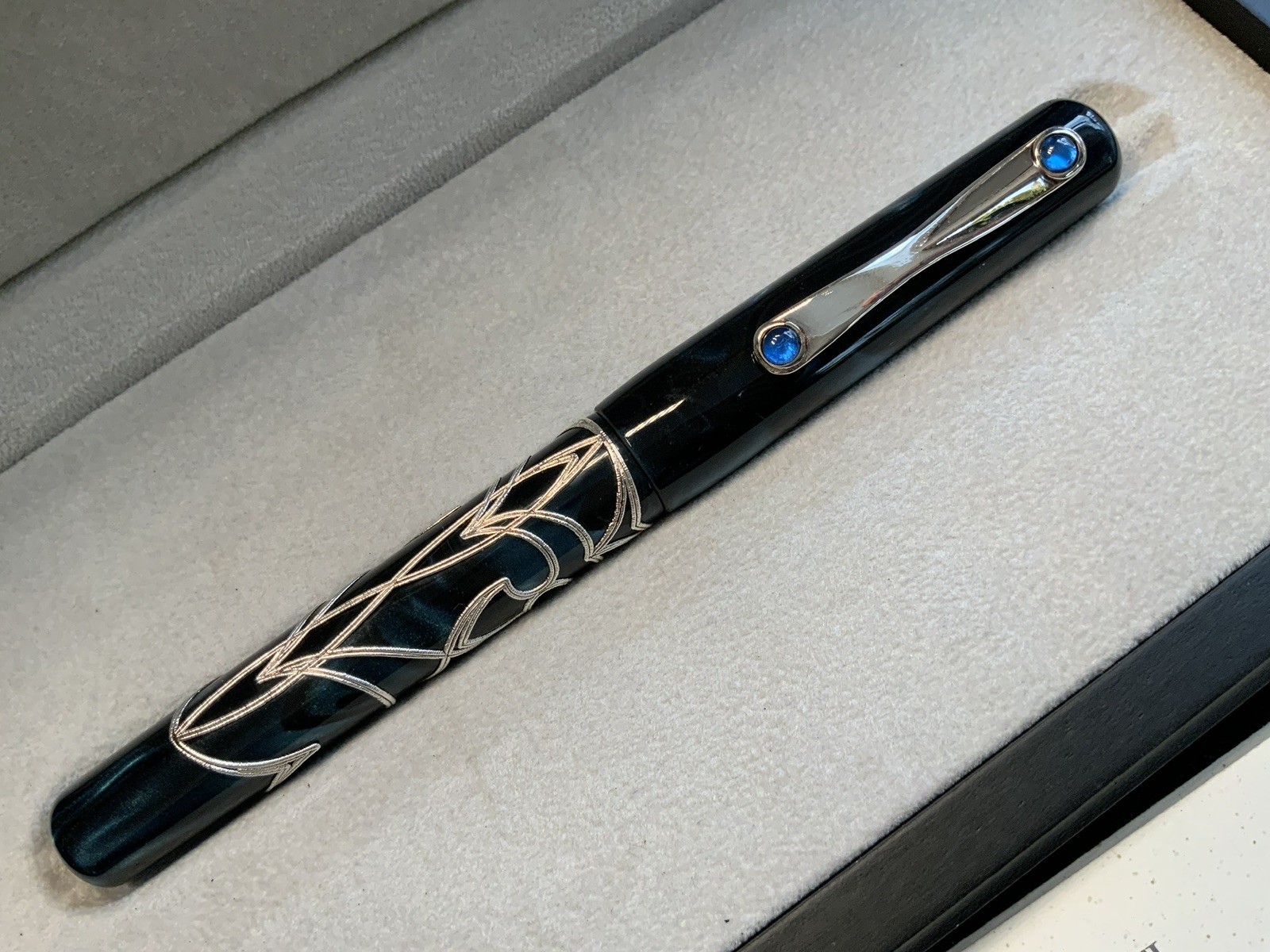 Visconti Versailles Sapphire Fountain Pen Never Inked w original box and papers Visconti Versailles Sapphire Fountain Pen Never Inked w original box and papers
