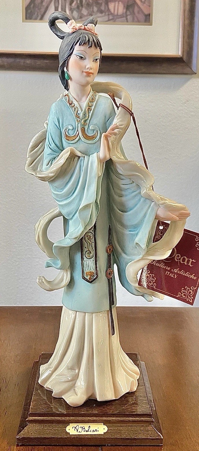 A BELCARI 13” JAPANESE GEISHA LADY FIGURINE DEAR COLLECTION - RARE A BELCARI 13” JAPANESE GEISHA LADY FIGURINE DEAR COLLECTION - RARE