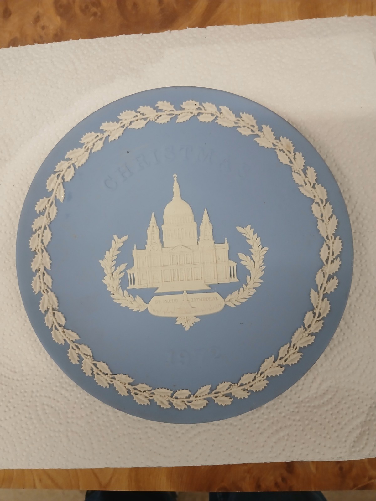 1972 Wedgwood Blue & White Jasperware St. Pauls Cathedral Christmas Plate No Box